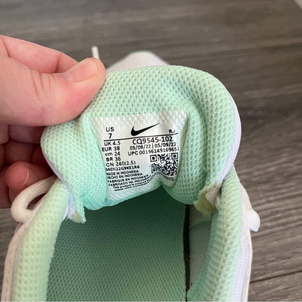 Nike Trainers - Picture 3 of 8